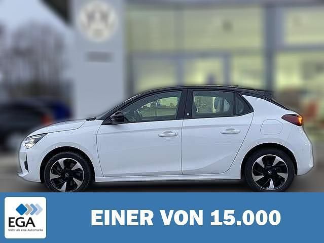 Weiß Gebraucht 2022 Opel Corsa-e GS Line Kleinwagen | 18.310 € (Etwas zu teuer) - Bild 1/4