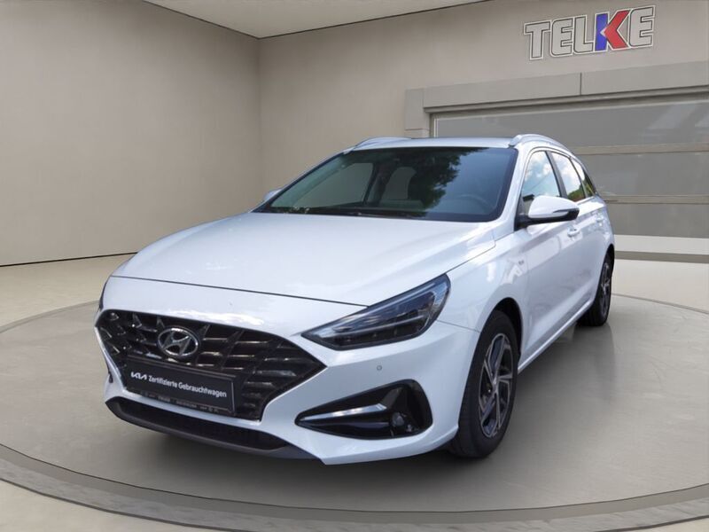 Weiß Gebraucht 2020 Hyundai i30 Trend Kombi | 17.790 € (Fairer Preis) - Bild 1/4