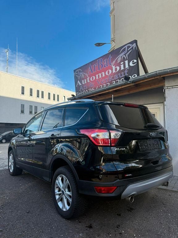 Schwarz Gebraucht 2019 Ford Kuga Titanium SUV | 15.500 € (Superpreis) - Bild 1/4