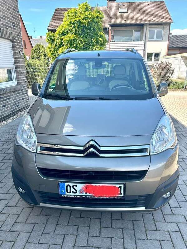 Beige Gebraucht 2015 Citroën Berlingo SELECTION Van / Kleinbus | 8.250 € (Fairer Preis) - Bild 1/4