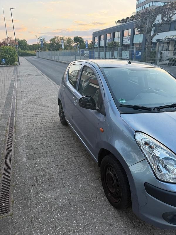 Gebraucht Nissan Pixo 80 PS (58 kW) 2008 Blau Kleinwagen