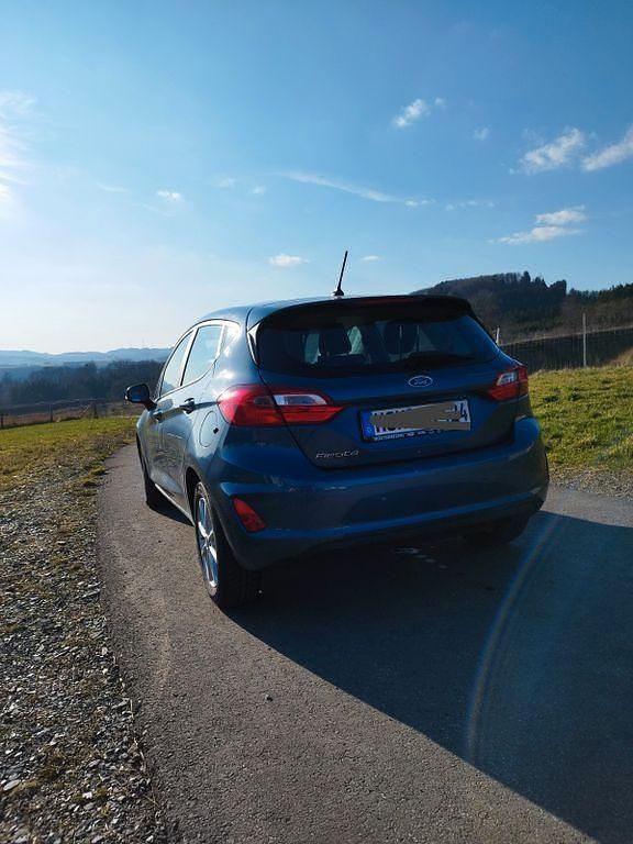 Gebraucht Ford Fiesta Cool & Connect 101 PS (74 kW) 2019 Blau Kleinwagen