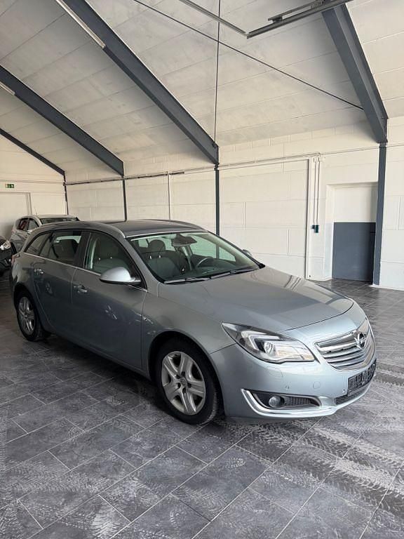 Gebraucht Opel Insignia Edition 140 PS (102 kW) 2014 Silber Kombi