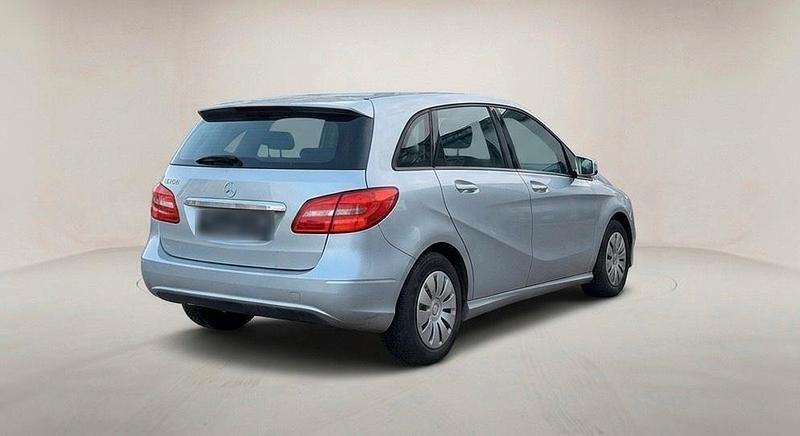 Gebraucht Mercedes B180 122 PS (89 kW) 2013 Grau Van / Kleinbus