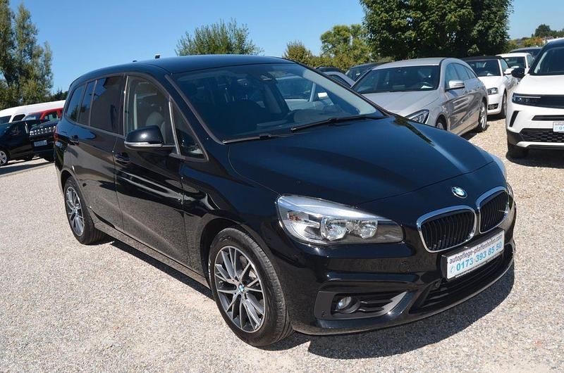 Schwarz Gebraucht 2016 BMW 220 Gran Tourer Advantage Van / Kleinbus | 16.700 € (Teuer) - Bild 1/4