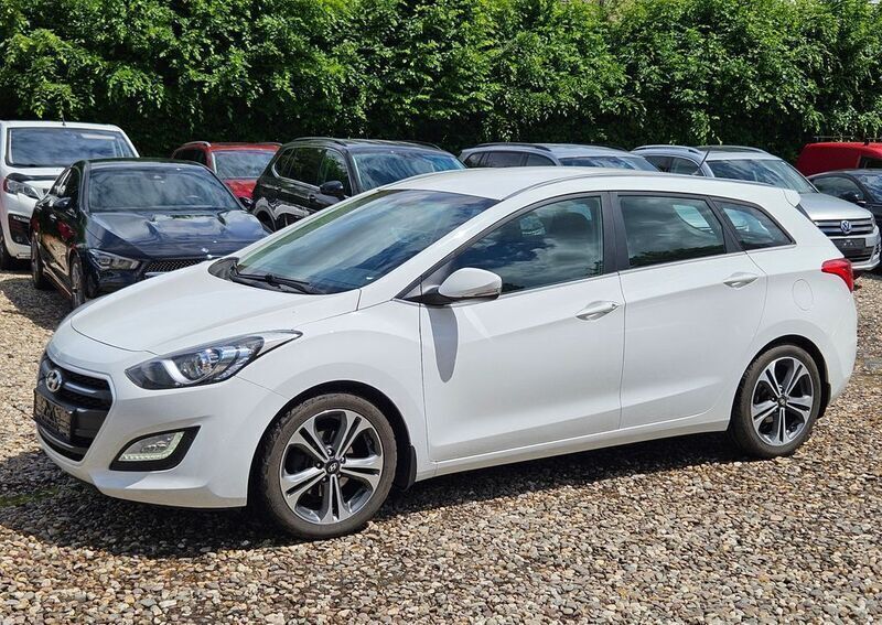 Gebraucht Hyundai i30 135 PS (99 kW) 2017 Weiß Kombi