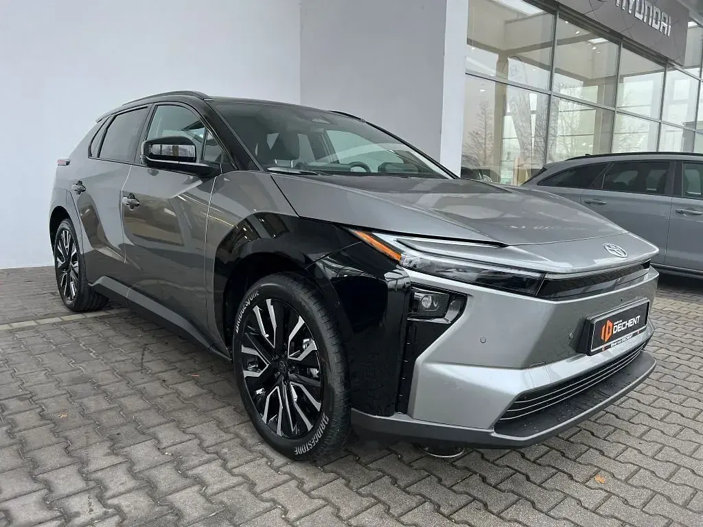 Gebraucht Toyota bZ4X Lounge 252 kW (343 PS) 2026 Grau SUV