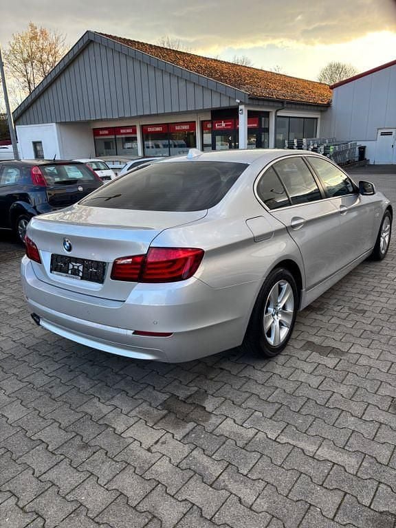 Gebraucht BMW 523 204 PS (150 kW) 2010 Silber Limousine