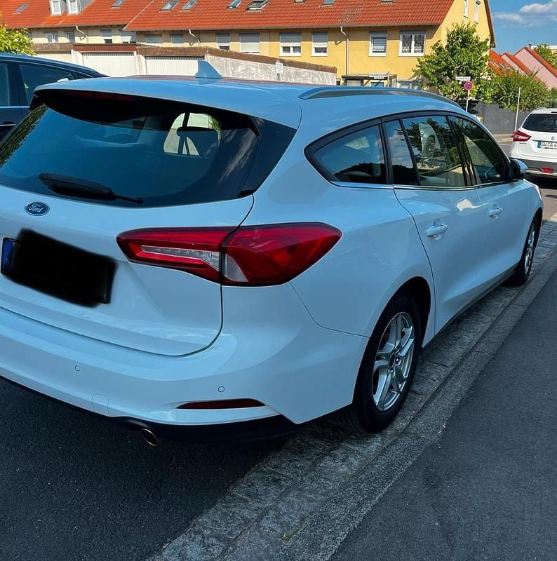 Gebraucht Ford Focus Cool & Connect 120 PS (88 kW) 2019 Weiß Kombi