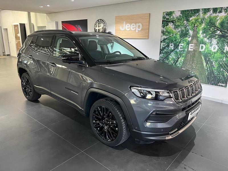 Gebraucht Jeep Compass 131 PS (96 kW) 2023 Grau SUV