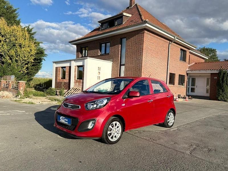 Rot Gebraucht 2012 Kia Picanto Edition 7 Kleinwagen | 3.800 € (Fairer Preis) - Bild 1/4
