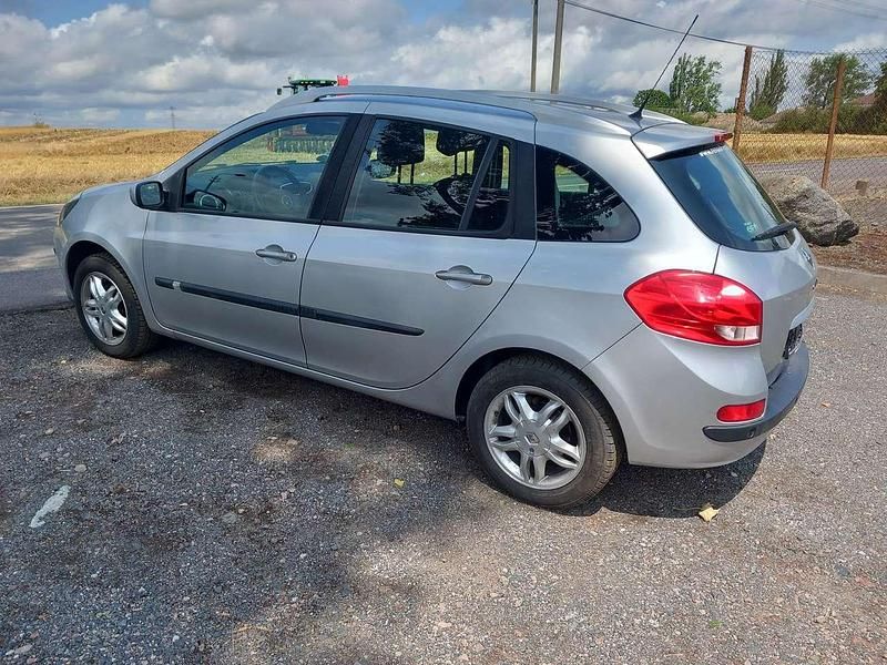 Gebraucht Renault Clio GrandTour Dynamique 101 PS (74 kW) 2008 Silber Kombi