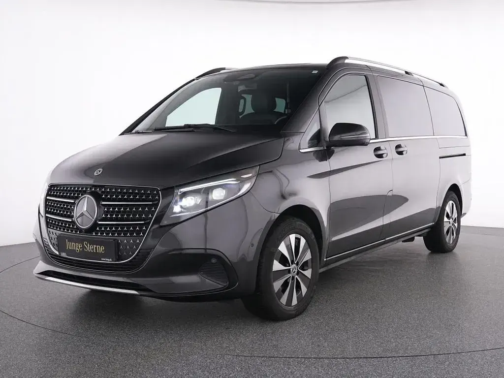 Gebraucht Mercedes V250 Avantgarde 190 PS (139 kW) 2024 Grau Van / Kleinbus