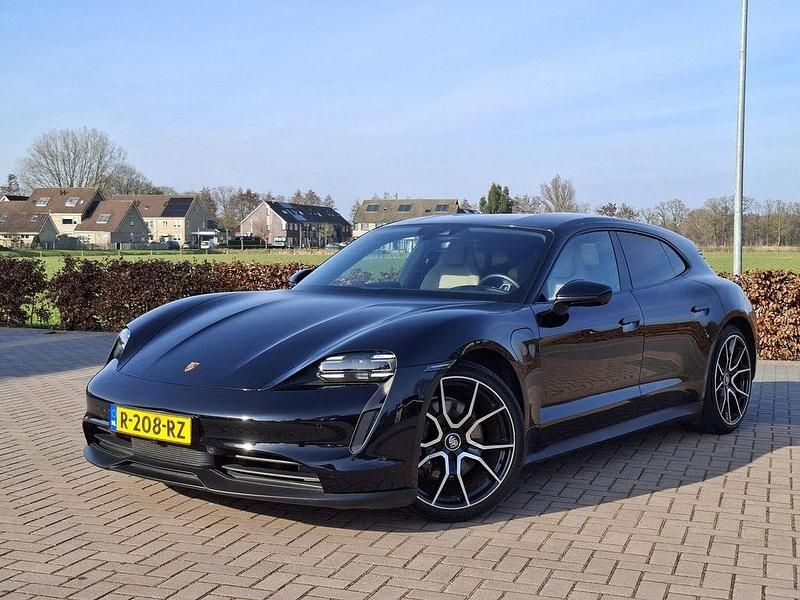Gebraucht Porsche Taycan Sport Turismo 239 kW (326 PS) 2022 Schwarz Limousine