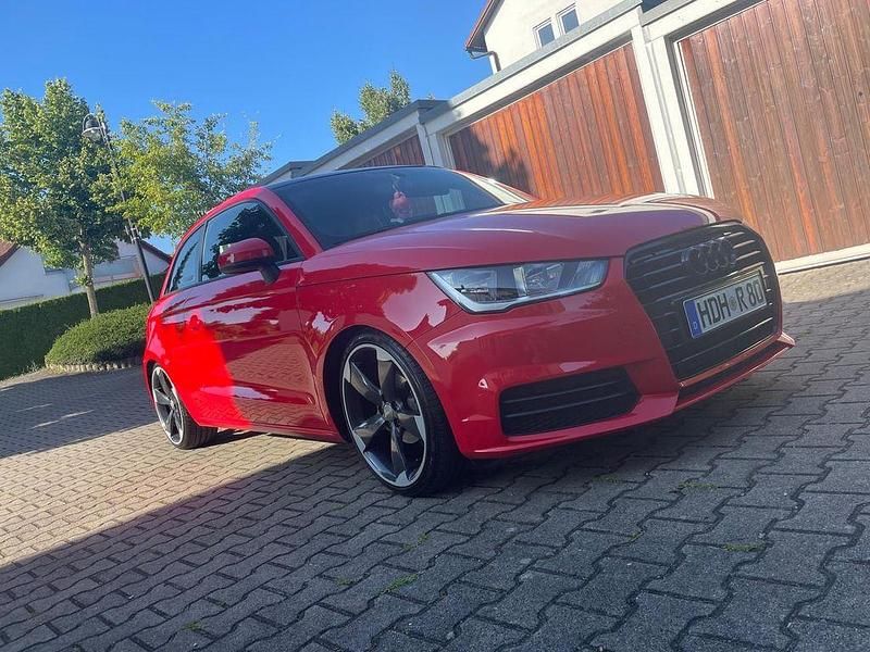 Gebraucht Audi A1 Sport 82 PS (60 kW) 2018 Rot Kleinwagen
