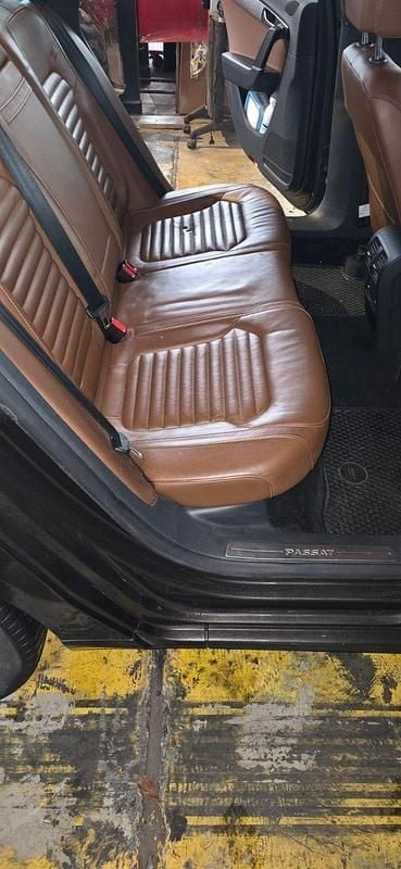 Gebraucht VW Passat Highline 150 PS (110 kW) 2014 Braun Kombi