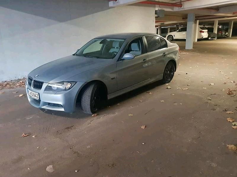 Gebraucht 2006 BMW 320 Limousine | 2.700 € (Guter Preis) - Bild 1/4