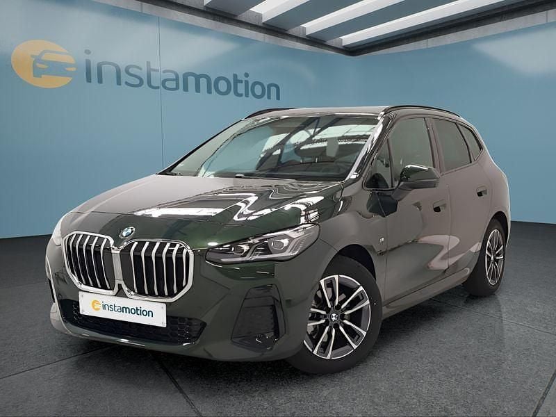 Grün Gebraucht 2024 BMW 218 Active Tourer Van / Kleinbus | 31.549 € (Fairer Preis) - Bild 1/4