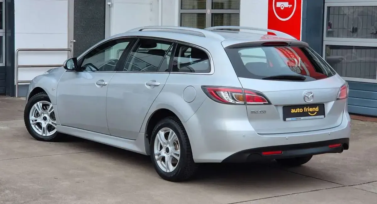 Gebraucht Mazda 6 163 PS (119 kW) 2012 Sunlight silver Kombi