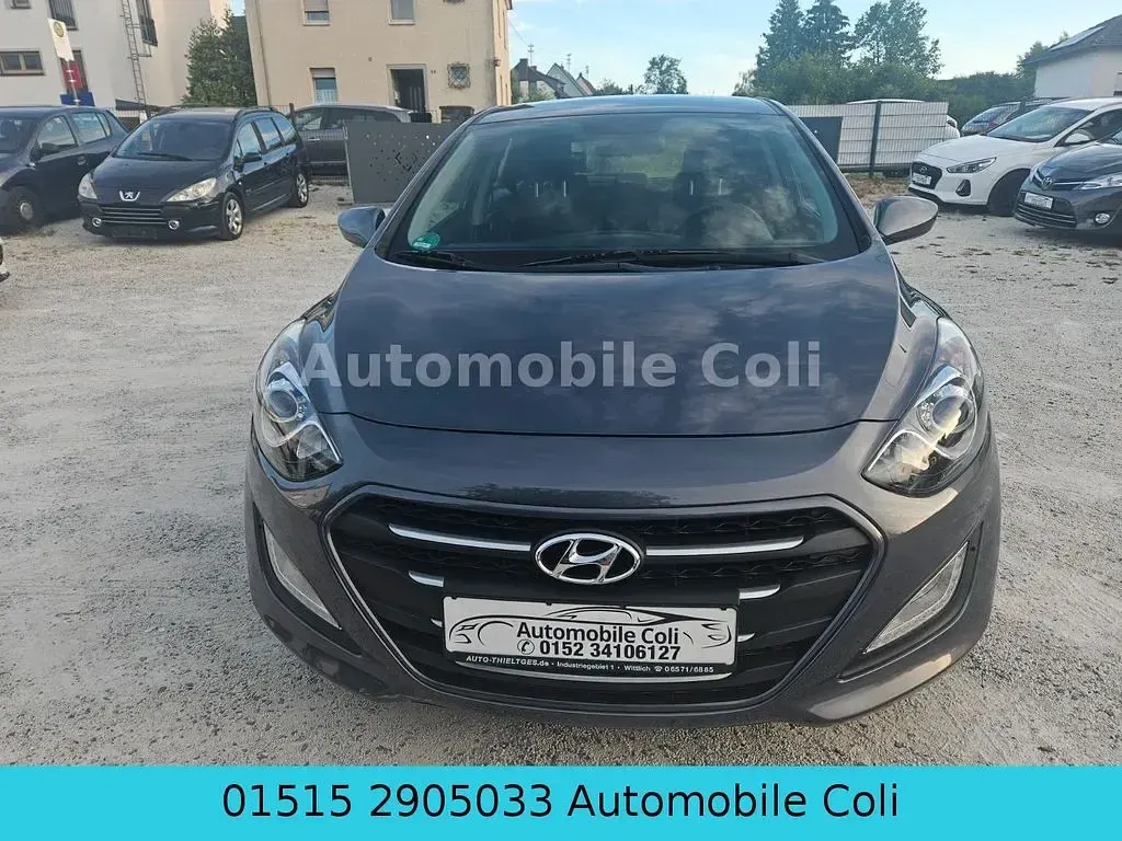 Gebraucht Hyundai i30 Edition+ 135 PS (99 kW) 2016 Grau Limousine