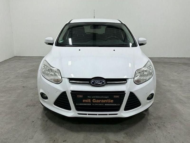 Gebraucht Ford Focus SYNC Edition 125 PS (91 kW) 2013 Weiß Limousine