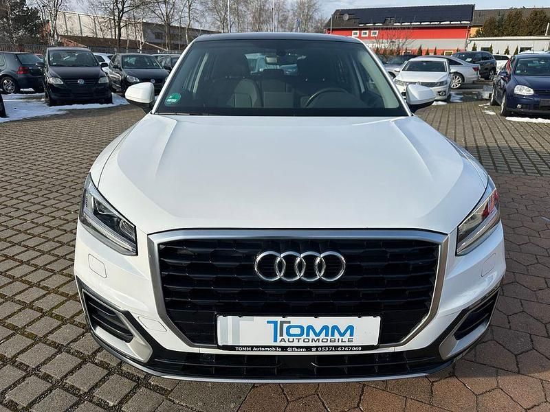 Gebraucht Audi Q2 Design 150 PS (110 kW) 2017 Weiß SUV