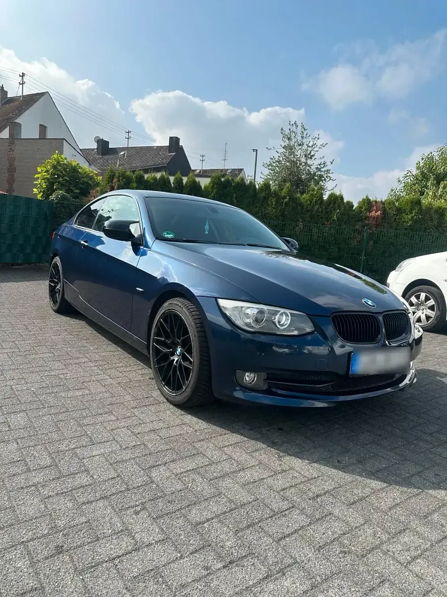 Gebraucht BMW 318 143 PS (105 kW) 2012 Blau Coupé