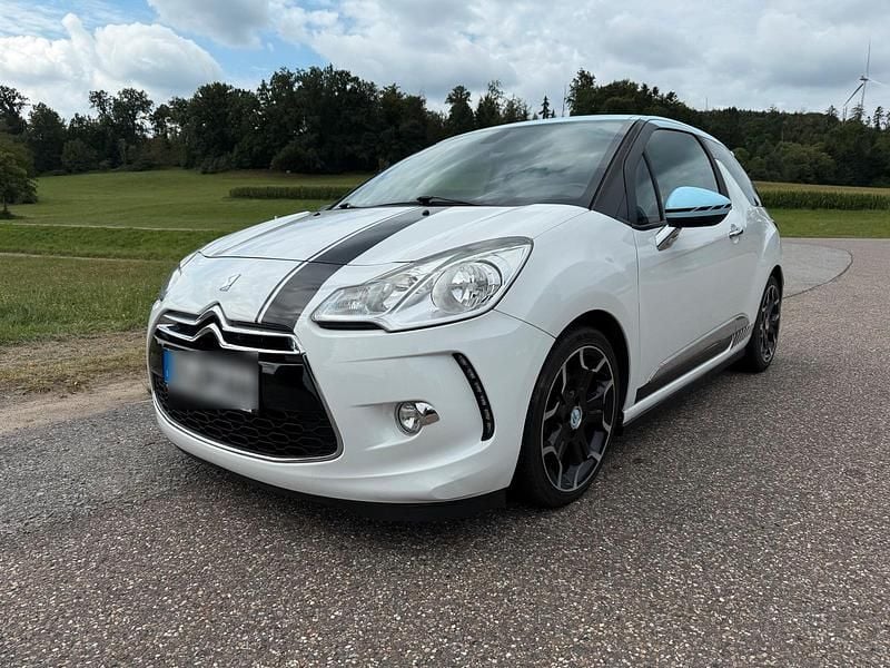Weiß Gebraucht 2010 Citroën DS3 Sport Chic Kleinwagen | 4.500 € (Etwas zu teuer) - Bild 1/4