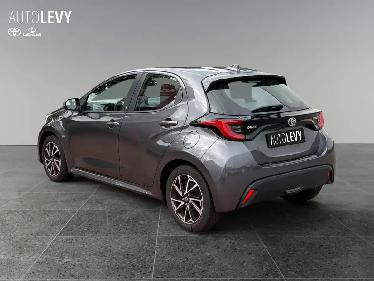 Gebraucht Toyota Yaris Team 116 PS (85 kW) 2022 Grau Kleinwagen