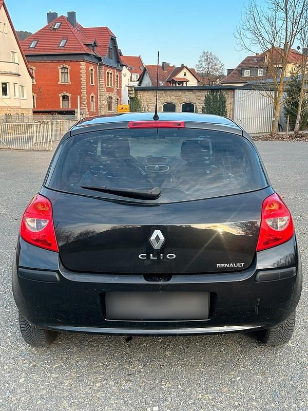Gebraucht Renault Clio II 75 PS (55 kW) 2006 Schwarz Kleinwagen
