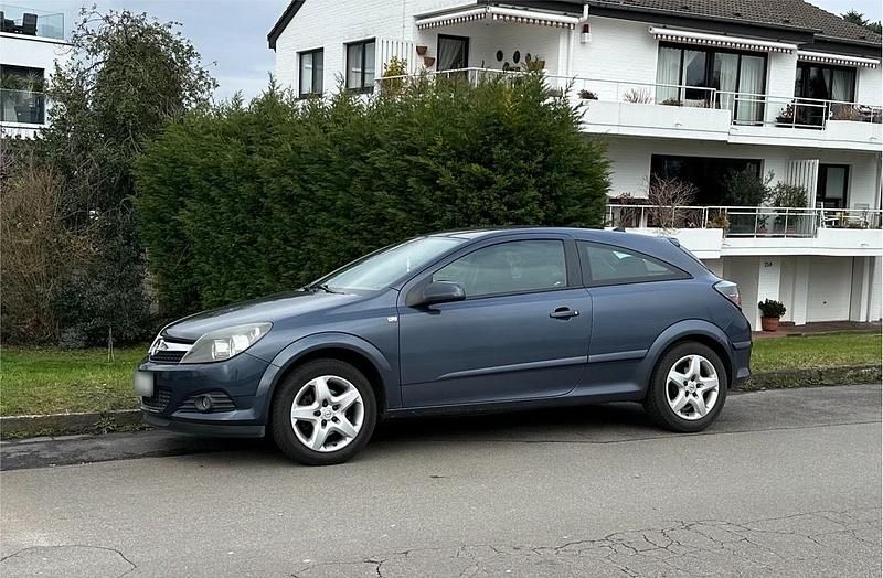 Gebraucht Opel Astra 106 PS (77 kW) 2007 Blau Coupé