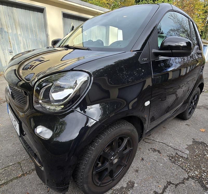 Schwarz Gebraucht 2019 Smart ForTwo Cabrio Cabrio | 15.900 € (Guter Preis) - Bild 1/4