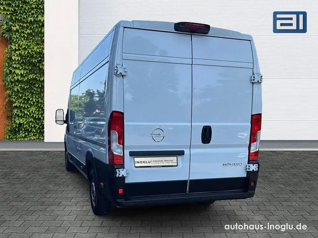Gebraucht Opel Movano 140 PS (102 kW) 2024 Lackierung weiss icy/typ ausse Van