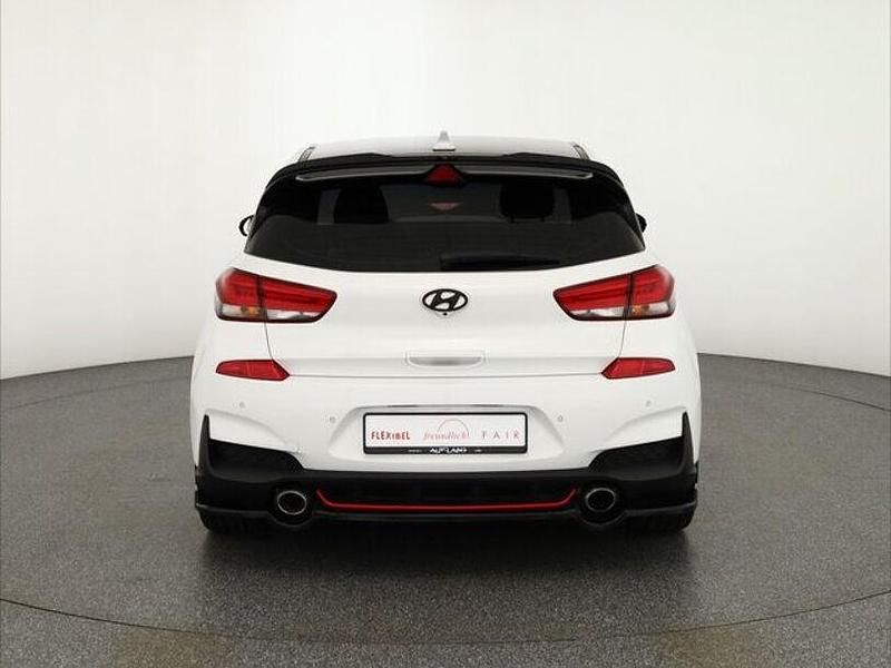 Gebraucht Hyundai i30 250 PS (183 kW) 2018 Weiß Limousine