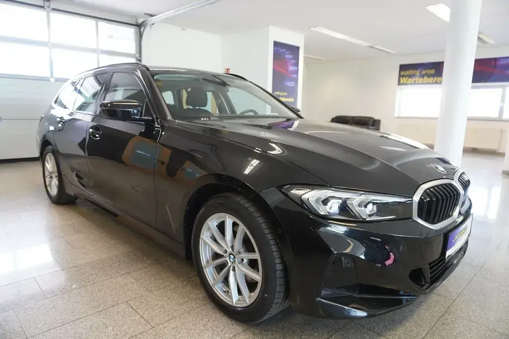 Gebraucht BMW 320 190 PS (139 kW) 2022 Schwarz Kombi