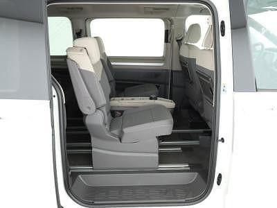 Second-hand VW Multivan Goal 150 CP (110 kW) 2024 Alb Monovolum