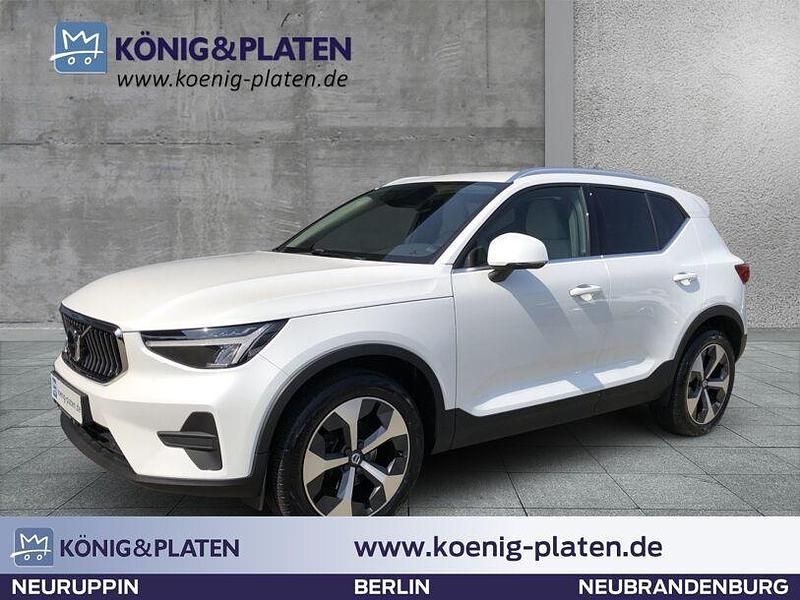 Weiß Gebraucht 2022 Volvo XC40 Plus SUV | 26.990 € (Fairer Preis) - Bild 1/4