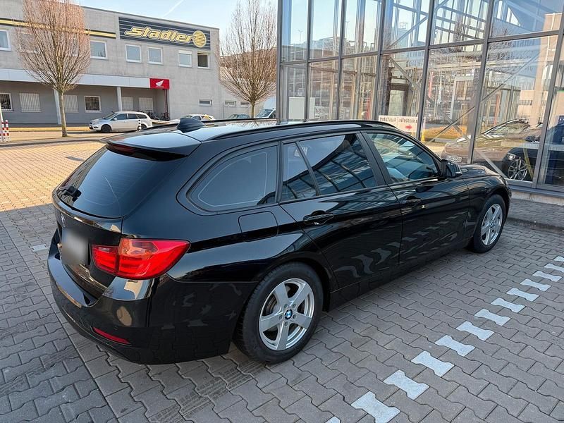 Gebraucht BMW 320 184 PS (135 kW) 2013 Schwarz Kombi
