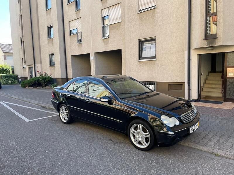 Schwarz Gebraucht 2002 Mercedes C240 AMG Limousine | 2.400 € (Guter Preis) - Bild 1/4