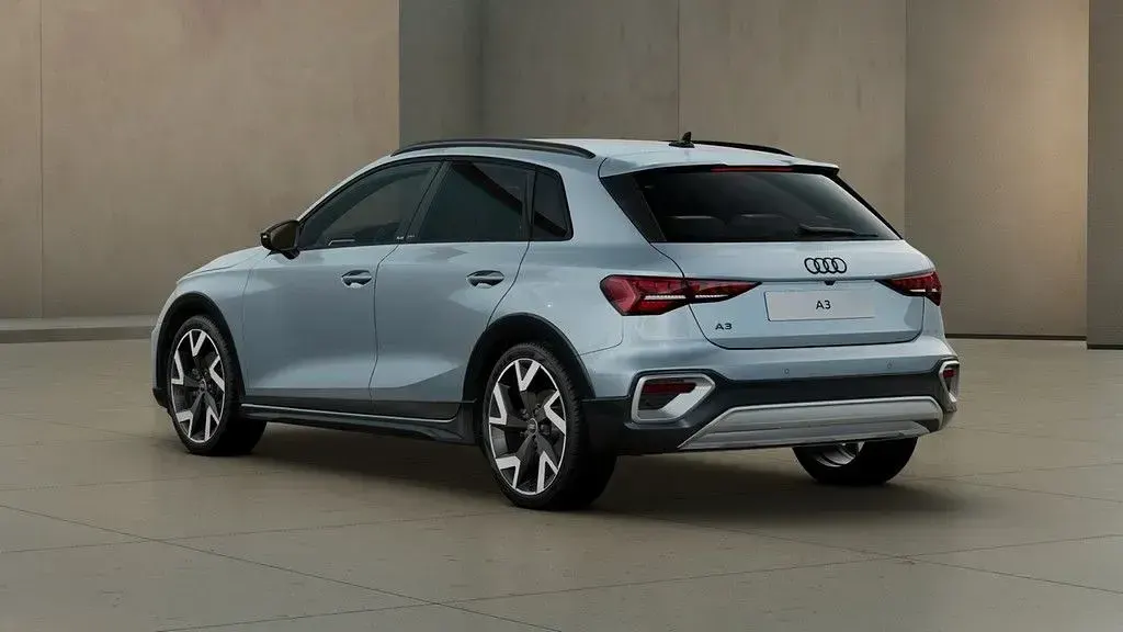 Second-hand Audi A3 Ambiente 150 CP (110 kW) 2025 Gri Berlinǎ