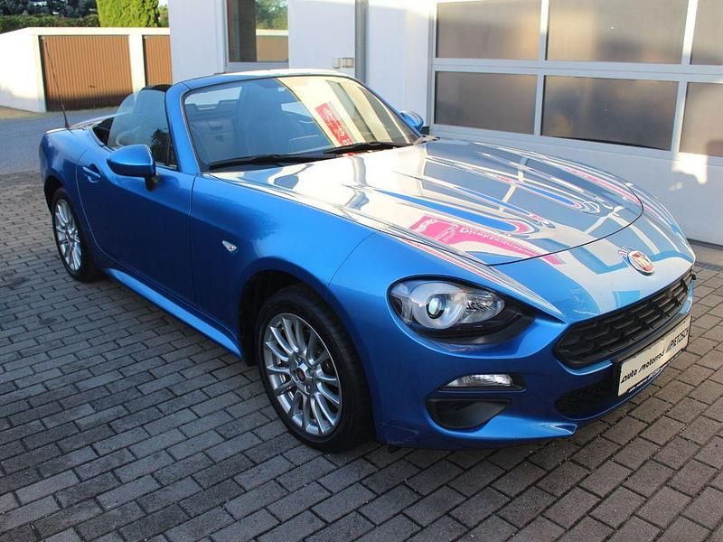 Gebraucht Fiat 124 Spider 140 PS (102 kW) 2018 Blau Cabrio