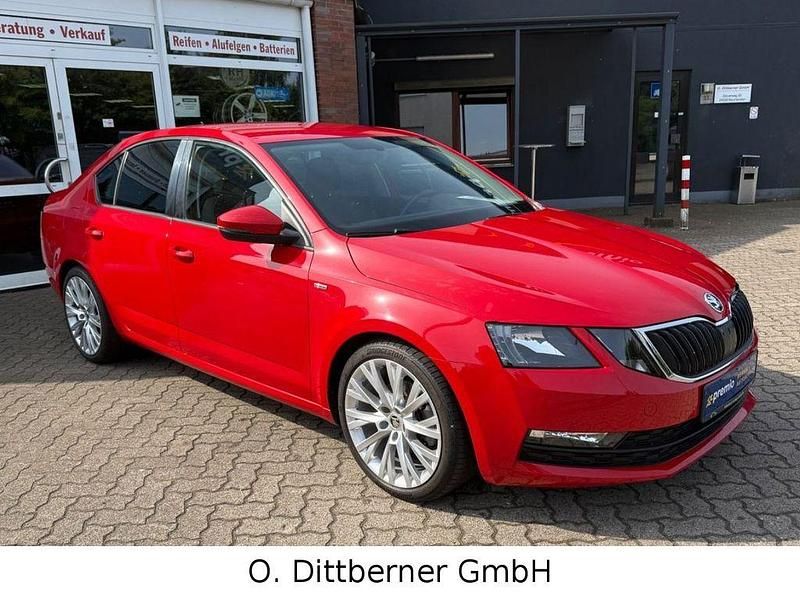 Rot Gebraucht 2019 Skoda Octavia Soleil Limousine | 15.990 € (Fairer Preis) - Bild 1/4