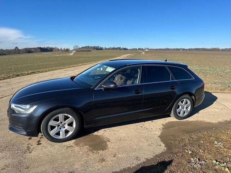 Gebraucht Audi A6 245 PS (180 kW) 2013 Blau Kombi