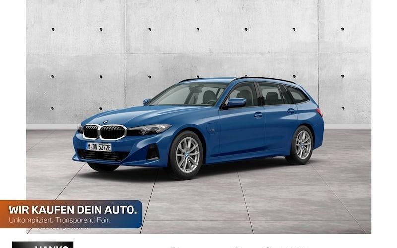 Gebraucht BMW 330e Shadowline 292 PS (214 kW) 2023 Blau Kombi