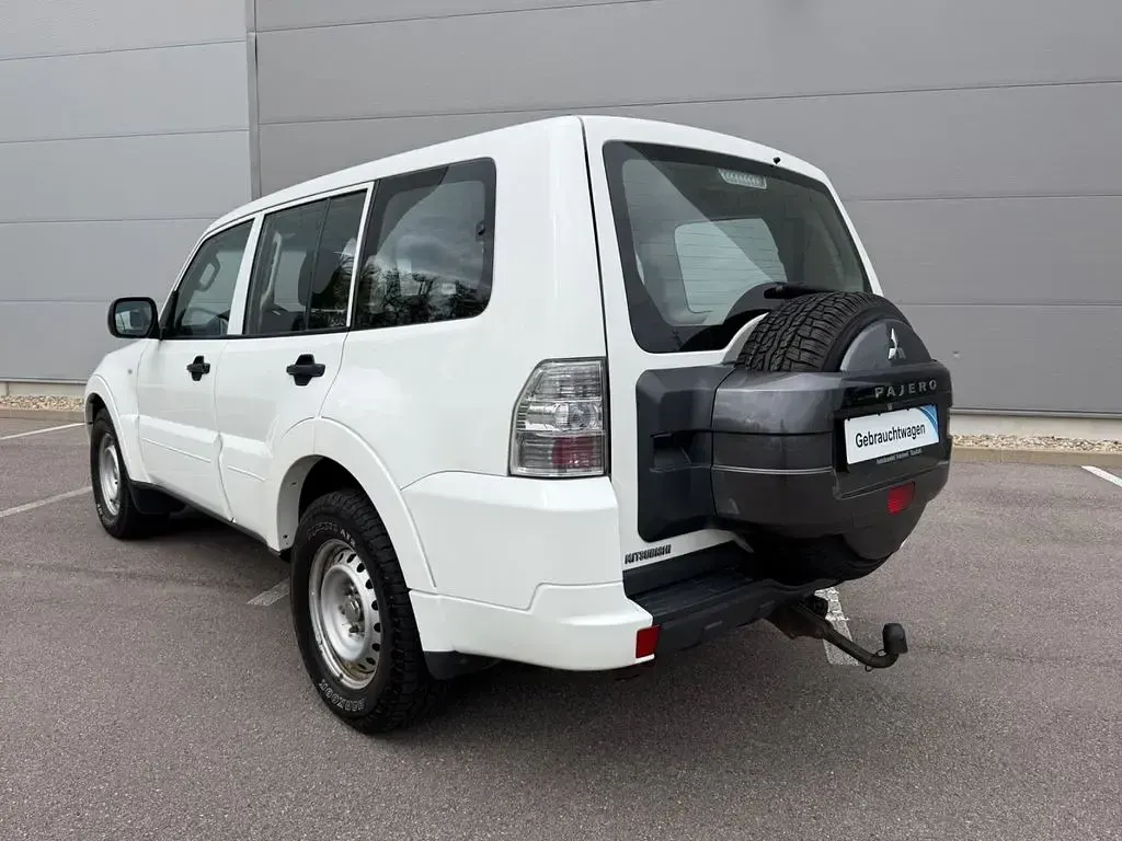 Gebraucht Mitsubishi Pajero Inform 200 PS (147 kW) 2014 Weiß SUV