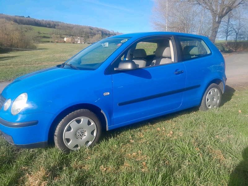 Gebraucht VW Polo 64 PS (47 kW) 2003 Blau Kleinwagen