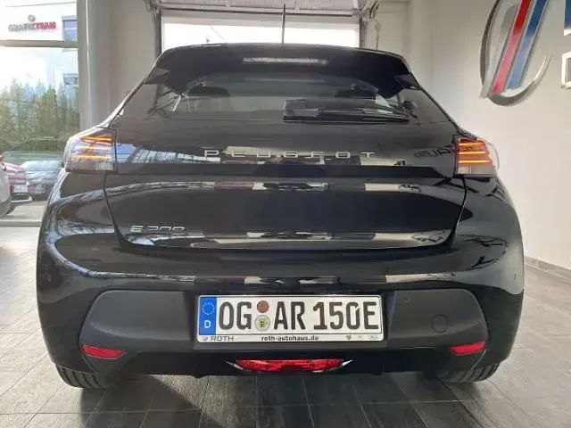 Gebraucht Peugeot 208 Style 100 kW (136 PS) 2025 Schwarz Kleinwagen