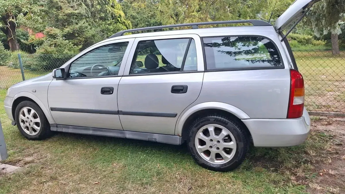 Gebraucht Opel Astra 102 PS (75 kW) 2002 Silber Kombi