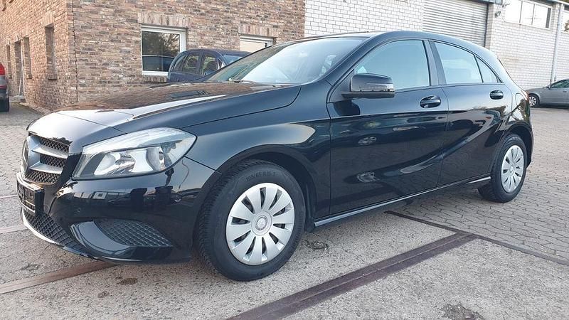 Gebraucht Mercedes A180 109 PS (80 kW) 2013 Schwarz Limousine