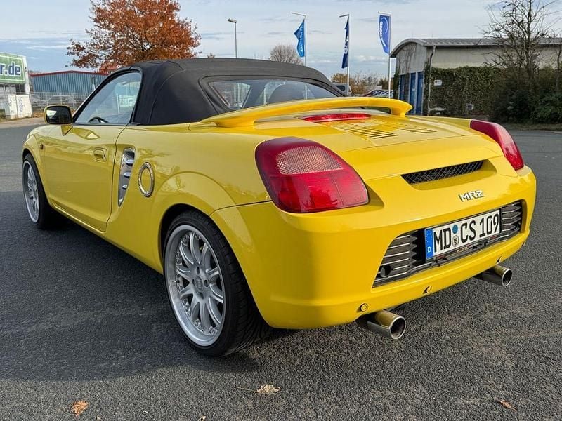Gebraucht Toyota MR2 140 PS (102 kW) 2002 Gelb Cabrio